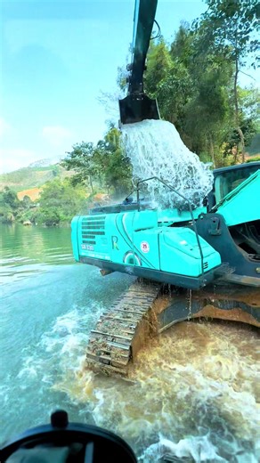 Tắm cái Excavator Cobelco Sạch sẽ