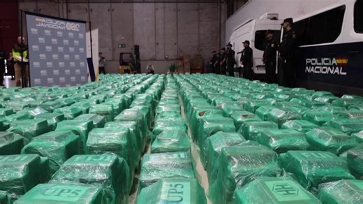 Spanish police seize record cocaine in Ecuadorean banana shipment