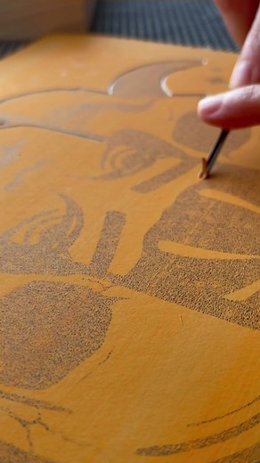 Take a break from the chaos to enjoy these oddly-satisfying linocut swipes 🧡 Prints, stickers, and more are available at the link in my profile ✨ Thanks for watching! #linocut #printmaker #printmaking #stressrelief #relaxing #satisfyingvids #craft #carving | Illukace