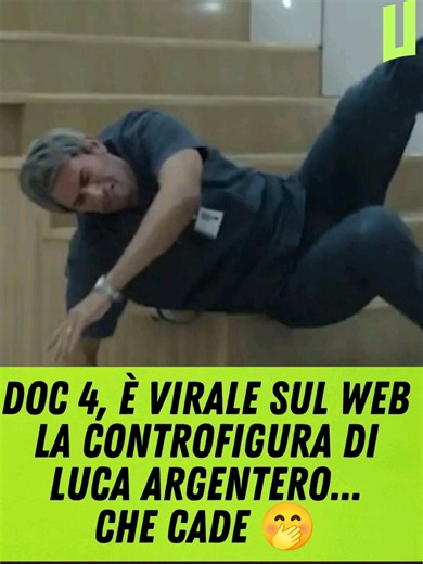Doc 4, #lucaargentero Argentero - nei panni di Andrea Fanti - cade dalle scale per un malore del personaggio che interpreta nella fiction. Ma sul web è virale la scena perchè... si vede chiaramente il volto... della controfigura 🫢🤭 Ecco il video, fate attenzione... 😉😜 Ve ne eravate accorti? #doc4 #doc