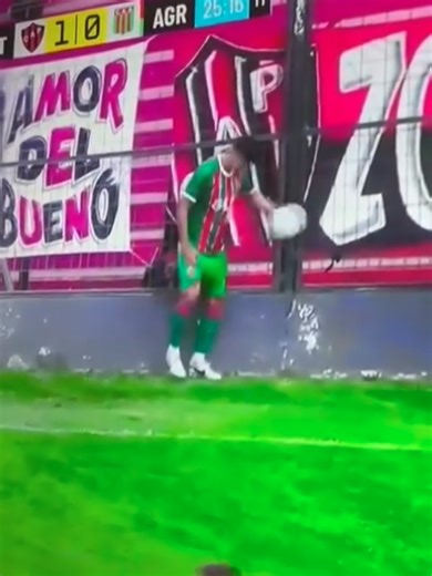 Fan pull the shorts from Enzo Silcan 😂 #football #torcida #funnyfootball