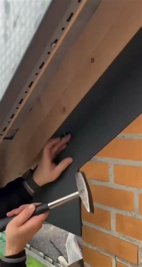 Bending and shaping metal flashing using a hand tool #popular #skills #wall #construction #work