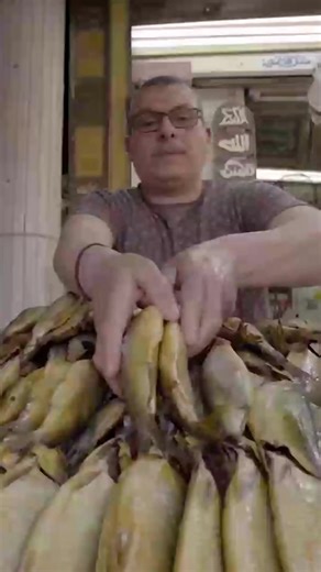 Egypt’s ‘Feseekh’ (Salted Fish) is one of the most famous dishes in Egyptian cuisine and an inseparable part of celebrating Sham El Neseem. Here’s how it’s salted and prepared! | Egyptian Streets