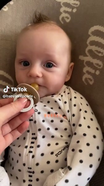 Benefits and Drawbacks of Pacifiers for Baby Sleep