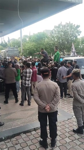 Azmi (@azmi8679)’s videos with suara asli - Azmi