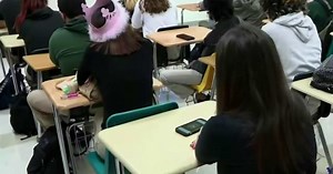 Florida lawmakers push to lower graduation test score requirements