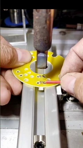 automaic soldering gun. #solderingtool #satisfying #diyelectronics #howtosoldering