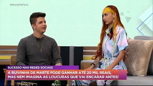 Ruivinha de Marte passa apuros em trollagem de Rodrigo Faro. Renata Alves e “Nadson, o Ferinha” enrolam a jovem, que veio direto do Amazonas para "participar" do Programa Hoje em Dia. Mas ela nem imagina que poderá sair do Hora do Faro com R$ 20 mil 🤑 | Hora do Faro