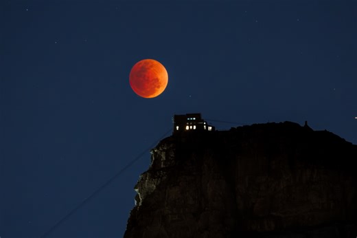 'Lunar Standstill' adds unique rise to 2025's final Supermoon