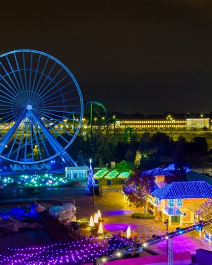 ✨🎡Perfect views of the park 🎡✨ 🔗 Explore Christmas plus all of 2026 with a season pass: https://www.kentuckykingdom.com/tickets/season-passes/ 📸 @Taylorinthe502 (Instagram) | Kentucky Kingdom