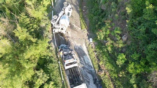 Due to poor internet connection we cannot continue with the live reporting. Tune in to tonight's Mikey Live for an update. | Mikey Hutchinson