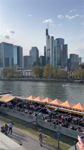 Frankfurt Eiserner Steg Sachsenhausen-Nord #travel #germanytourism #deutschland #germany 아이젤너 다리