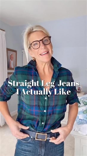Angela Howenstein | 40+ Style Expert on Instagram: "Comment JEANS for the links. 🔗 Straight-leg jeans are not all created equal… but these finally passed the test. Great wash, flattering fit, and actually easy to wear. I’m calling these a win. If you want to shop this look later: 1. The link in my profile has everything. 2. Follow me on LTK @AngelaHowenstein for outfit details. 3. Browse my ShopMy storefront @AngelaHowenstein. 4. Join my newsletter at angelahowenstein.com. 5. Check my IG Storie