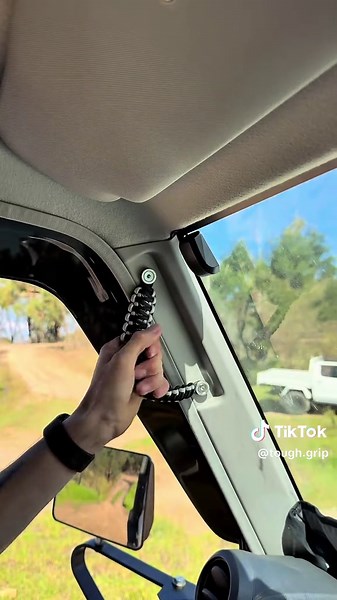 Durability you can trust on any track. Here’s why Tough Grips are built for real off-road conditions 🔧🛻 . . . . #4wheeldrive #fourwheelers #4wdaustralia #4x4australia #4x4 #offroad #turbodiesel #4wdlife #4wdaction #fyp