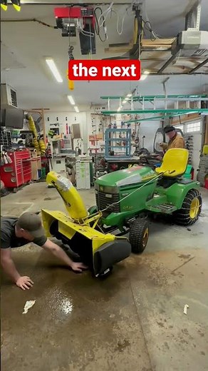 Fast way to change scraper blade.