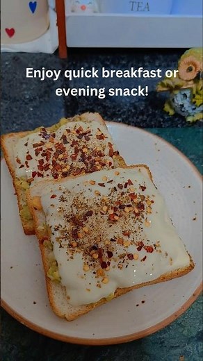 Cheese chilli avocado toast | Avocado toast recipe | Healthy avocado toast recipe