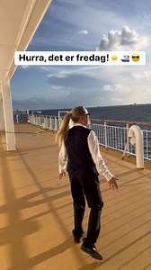 Herlige Nora som jobber i cafeen på Color Fantasy danser fredagsdansen på dekk — god helg! ⛴️☀️😎 #colorfantasy #colorline | Color Line