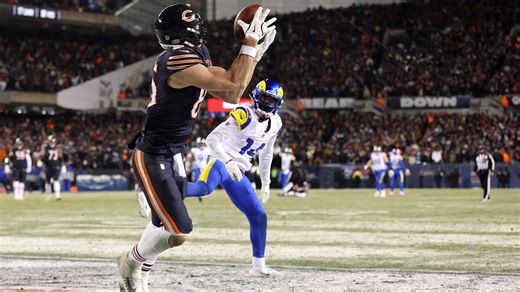 Williams makes miraculous throw to tie it up late