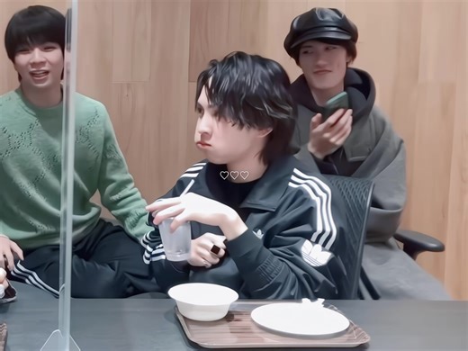 M!LKのライブでエクレアが飛ぶ理由