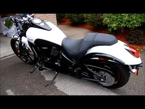 2016 Kawasaki Vulcan 900 Custom with Vance and Hines