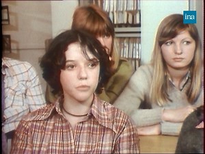 ADOLESCENTS VS ADULTES. «On ne sera pas les mêmes adultes que sont nos parents, en tout cas je l'espère.» En 1976, plusieurs adolescents donnent leurs points de vue sur le comportement des adultes et parlent de leurs relations avec leurs parents dont ils se sentent incompris. | INA