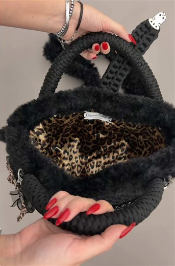 Noir Wild Teddy Bag: Personalizzazione Unica