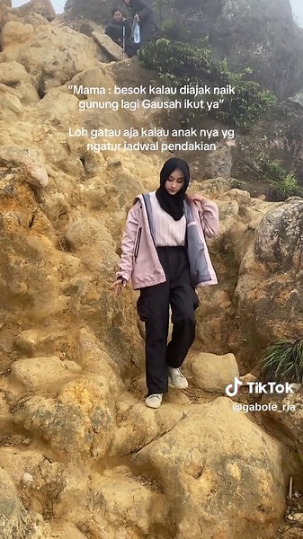 Pendakian Sibayak: Cerita Teman yang Tak Mau Diajak