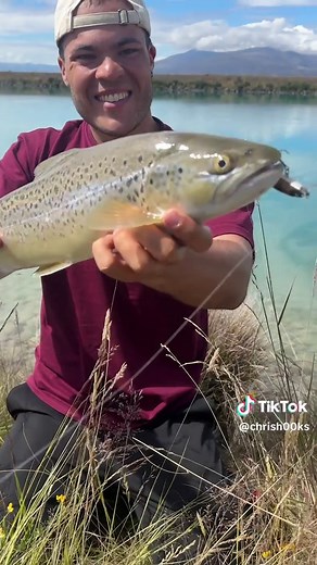 CHALLENGE , eine Forelle auf Topwater zu fangen 🎣🔥 Oberflächenköder auf Forelle – klappt das wirklich? 👀 Ultra Light Angeln, Spinnfischen, Adrenalin pur beim Topwater Biss! Folgt für mehr Forellenangeln & Ködertests 💥 @Felix Weckesser #angeln #raubfisch #hecht #forelle #catchandrelease