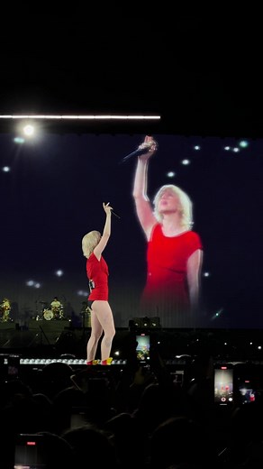 Hayley Williams Performing at Paramore Eras Tour