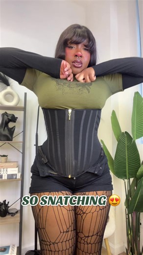 Try one of our best selling faja while it’s on sale! ⌛️🛍️✨ Don’t forget to comment weight, height, and shirt/waist size down below⬇️ #shapshe #fajas #inclusionmatters #shapshewaist #bodypositivity