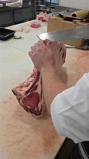Mastering the Art of Tomahawk Steak Cutting