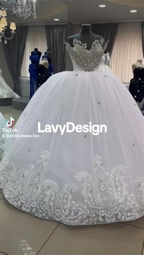 ✨ Reducerile continuă la LAVY ✨ Știm că ați fost multe care v-ați dorit să ajungeți la noi și să beneficiați de 💥 REDUCEREA de 1000 LEI 💥 Vestea bună? Încă este valabilă! 🤍..9-22 FEBRUARIE REDUCERE ...1000LEI 👰‍♀️ În plus, avem reduceri la colecția 2025 de până la 70% Rochii superbe, prețuri speciale și aceeași grijă pentru fiecare mireasă. 📅 Programări: 🕘 Luni & Joi: 09:00 – 18:00 🕘 Marți, Miercuri, Vineri: 09:00 – 17:00 🕘 Sâmbătă: 09:00 – 13:00 🕊️ Duminică: doar cu comandă sau achiziț