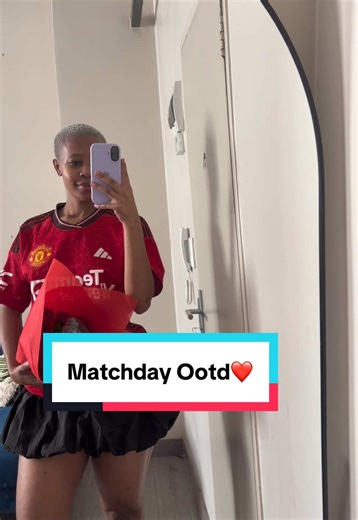 Stylish Matchday OOTD for Manchester United Fans