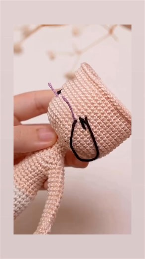 42K views · 186 reactions | Presne takto to robievam aj ja, najprv vyšijem mihalničky, až potom zakladám bezp.očká  www.hackovane-hracky.sk | Háčkované hračky | Facebook