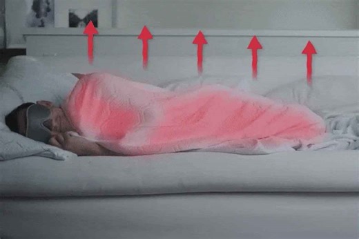 Addio condizionatore: arriva la coperta rinfrescante, pensata per dissipare il calore corporeo
