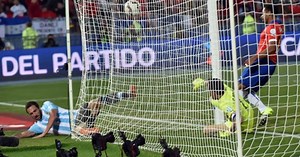 VIDEO: El increíble fallo de Higuaín en el último minuto