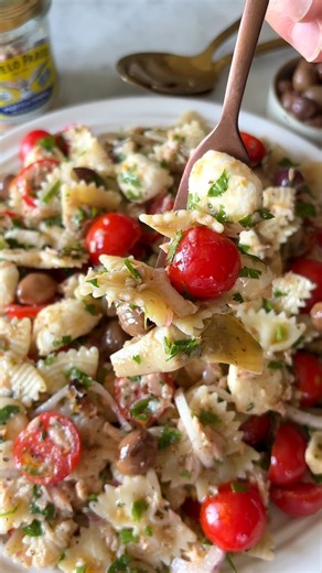 Easy Tuna Pasta Salad | Hilltop Recipes