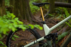 Fox Transfer Neo: il reggisella telescopico wireless più veloce del mondo