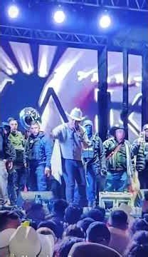 EL YAKI PERDIÓ EL CONTROL Y SE FUE CONTRA EL PÚBLICO
