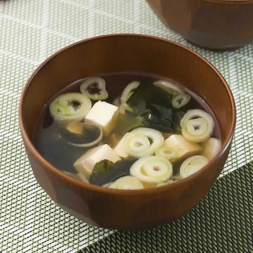 お手軽汁物♪ ねぎと豆腐のすまし汁のレシピ動画・作り方 | デリッシュキッチン