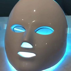 🧖🏼‍♀️💥LED Facial💥🧖🏼‍♀️ LED light therapy treats acne by regulating natural oil production, stimulating collagen and elastin and minimising redness ,wrinkles, dark spots and uneven skin tone. . . . #aesthetics #ledfacialmask #antiaging #skin #skincare #beauty #skinhealth #antiagingskincare #rejuvenation #igdaily #mask #facial | Zeeman's