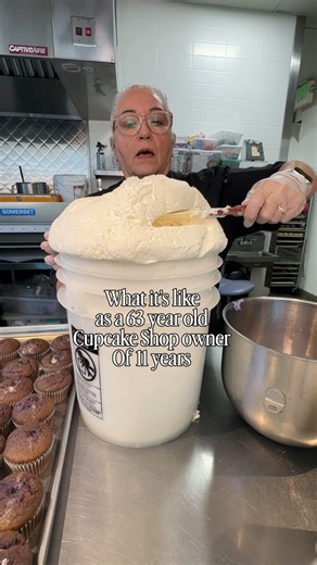 Isabella's Cupcakes & More on Instagram: "Sold out of cupcakes mid week yesterday! Let’s see how this goes😅 Since our last video hit 1 million views in 3 days—here’s part two of the madness. We’re preparing Christmas cupcakes in our walk in brick and mortar 📍located in Riverside California Using Italian meringue buttercream for all cupcakes made in house daily. #riversidecalifornia #riversidefood #familybusiness #bakerylife #lifeofabaker #cupcakes #cupcakeshop #cheflife #bakery #familybakery"