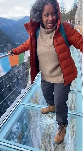 Tourists Freak Out Over Realistic Glass Bridge Crack Effect 😱😂 #glassbridge #china #viral #funny #uk