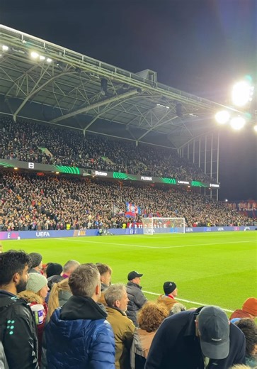 Experiencing the Pre-Match Atmosphere at Crystal Palace