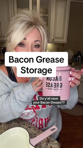 Who all saves their bacon 🥓 grease? #bacon #kitchengadgets #fyp