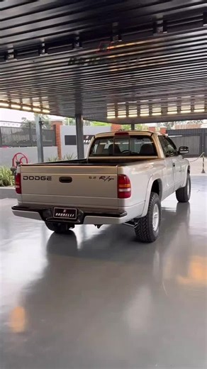 Dodge Dakota RT 2001: Estado Impecável e Original