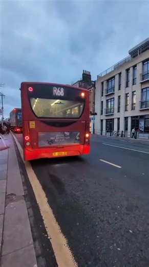 YX12DLZ on route R68