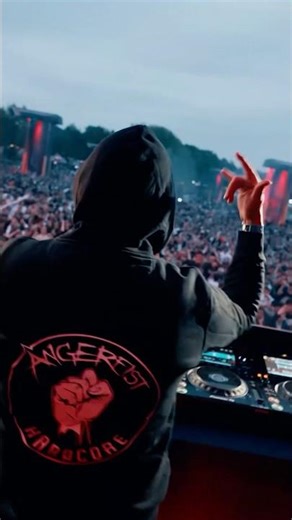 I got those eyes on me 😈 #angerfist #hardcore