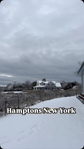 “Softly falls the snow on the Hamptons’ picturesque shores! A tranquil winter scene unfolds in this Long Island gem, perfect for a peaceful snowy getaway #HamptonsSnow #WinterWonderland” | Discover New York