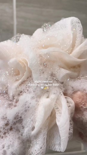 So refreshed and clean 👏🏼✨ #haircare #haircareroutine #skincare #skincareroutine #selfcare #selfcareroutine #routine #morningroutine #nightroutine #aesthetic #thatgirl #thatgirlaesthetic #fyp #foryou #viral